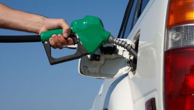 फेरि बढायो  सरकारले पेट्रोलको मूल्य