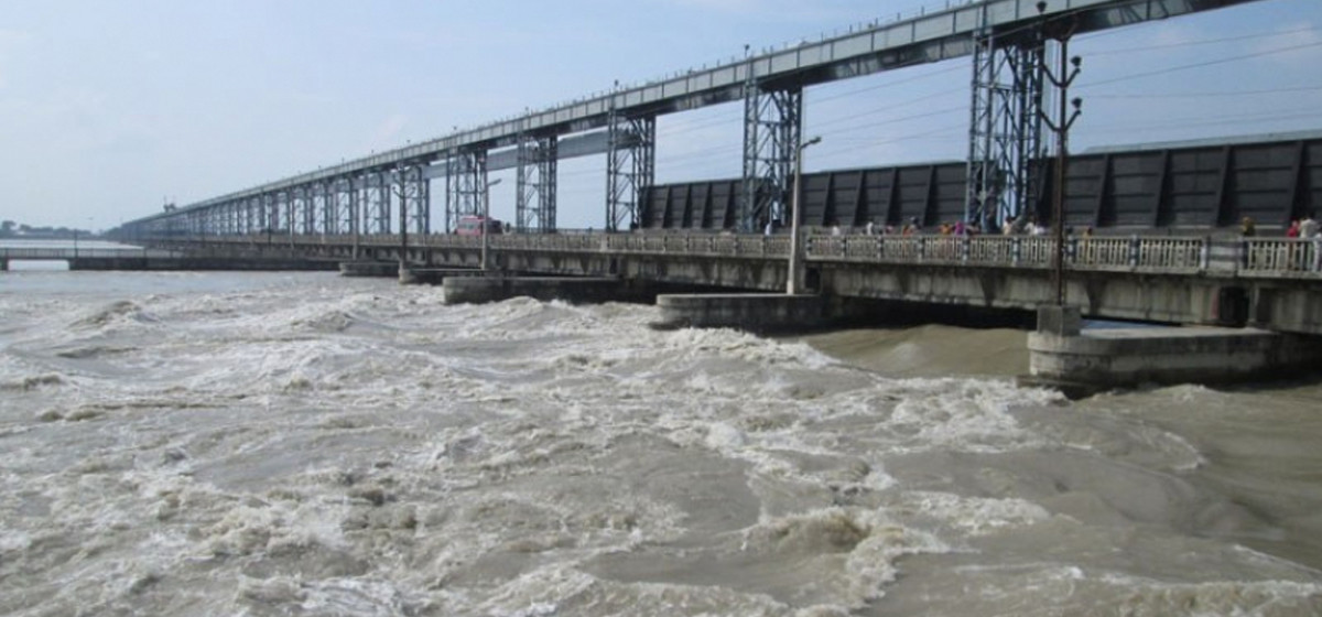 महाकाली नदीमा पानीको बहाव बढ्यो, चारपाङ्ग्रे सवारीसाधन चलाउन बन्देज