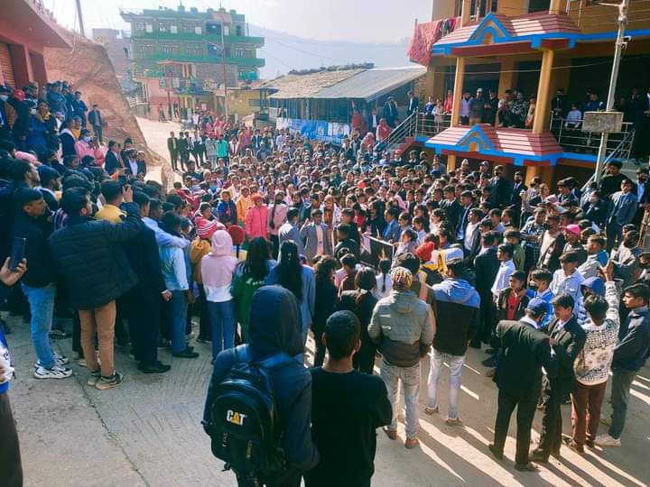 बैतडीमा शिक्षक मृत्यु प्रकरण :  शिक्षकका पेशागत संघसंगठन पनि आन्दोलित