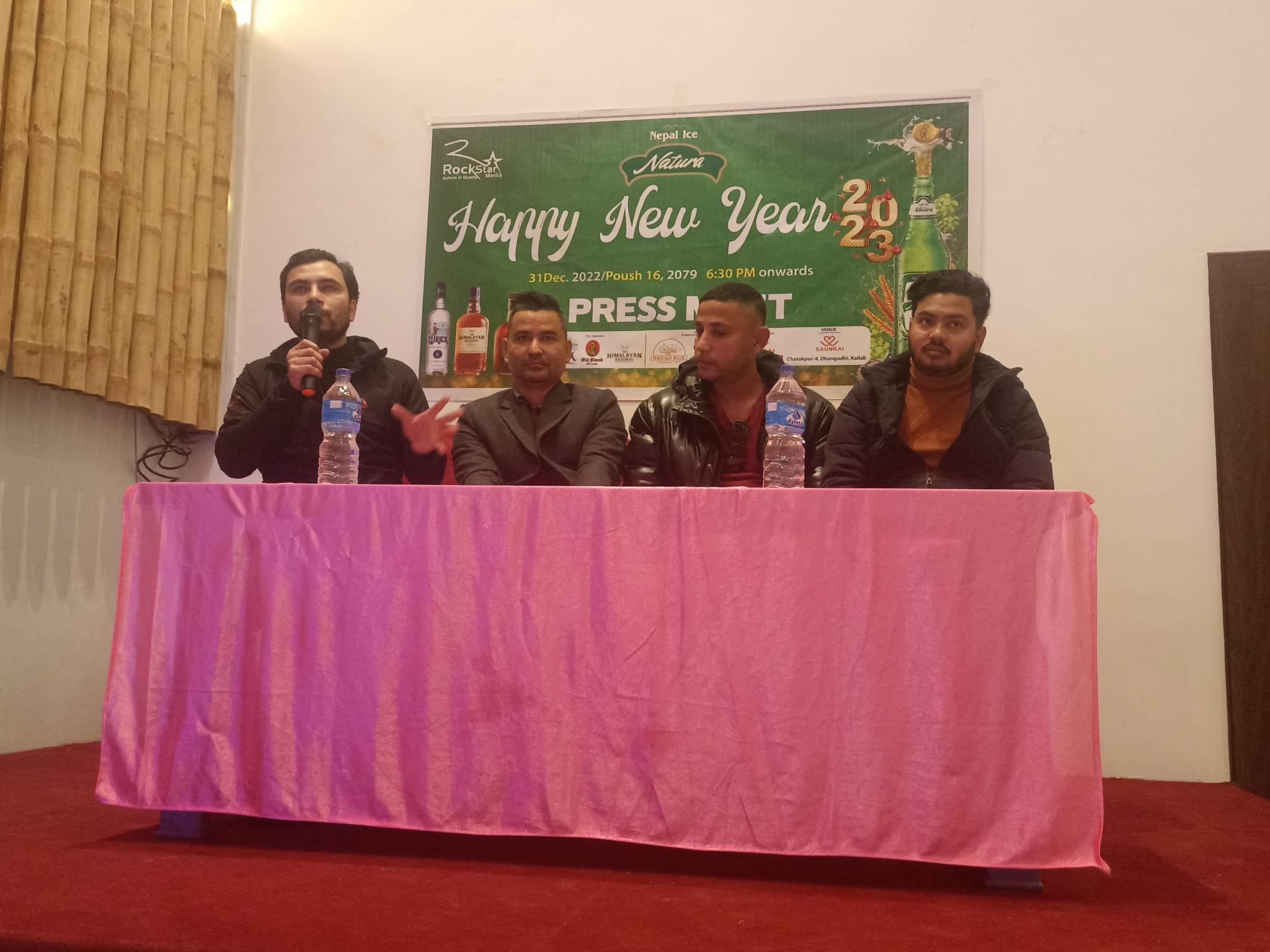 रकस्टार मिडियाले सौराई पार्टी प्यालेस नयाँ बर्षको उपलक्ष्यमा सांस्कृतिक कार्यक्रम गर्ने