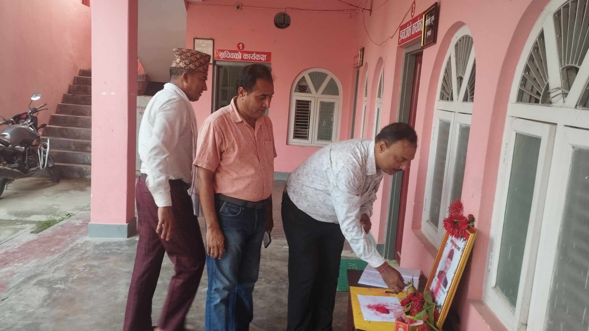 कैलालीमा एकीकृत समाजवादीका नेताहरु एमाले पार्टी कार्यालयमा
