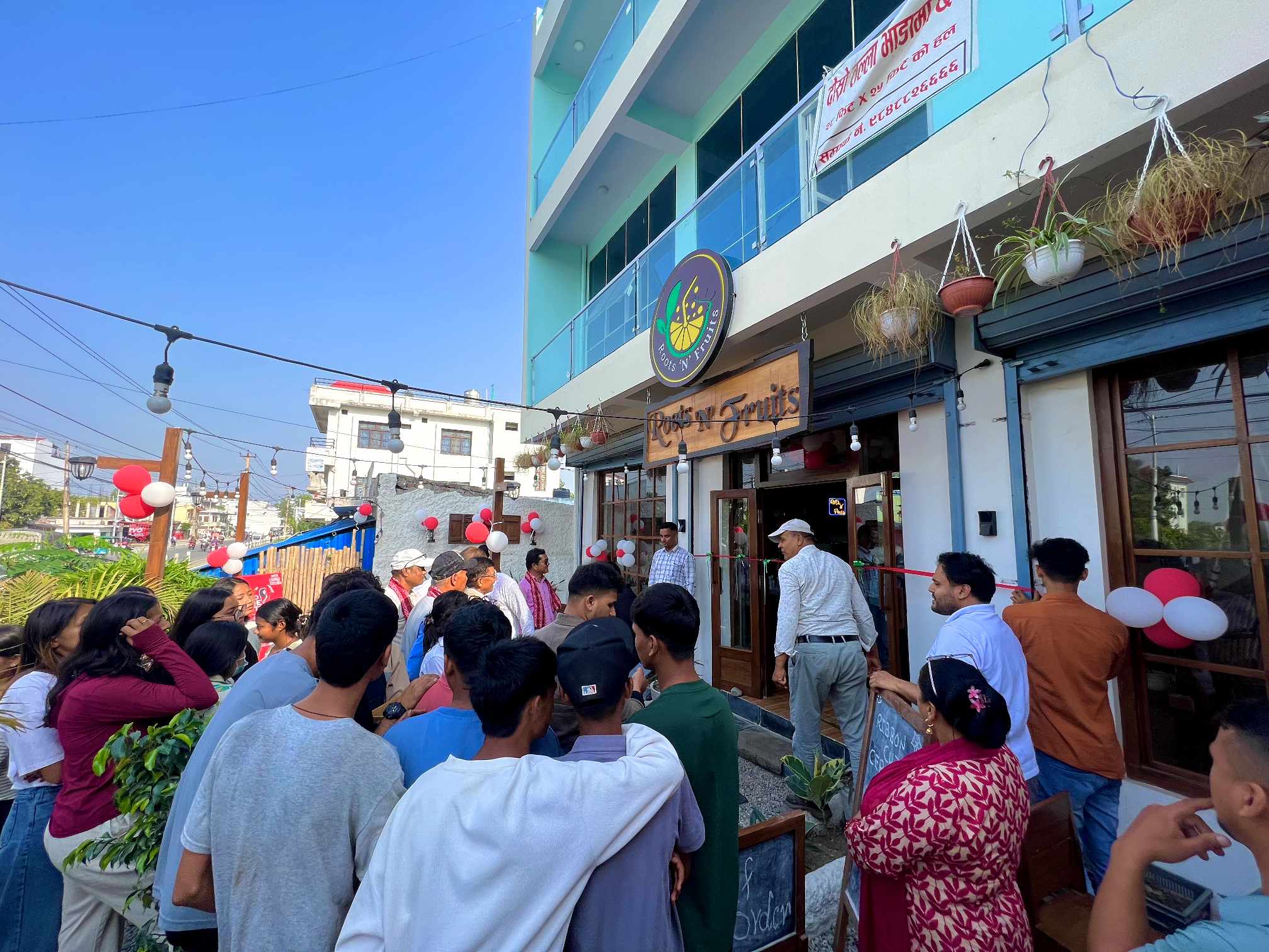 धनगढीमा युवाहरुले गरे ‘रुटस एण्ड फ्रुटर्स क्याफे  सञ्चालन