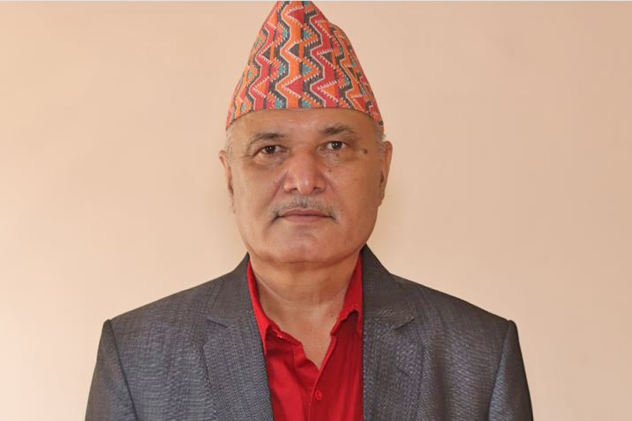 हेलिकप्टर चढेर नेता आउँछन्, राहत आउँदैन