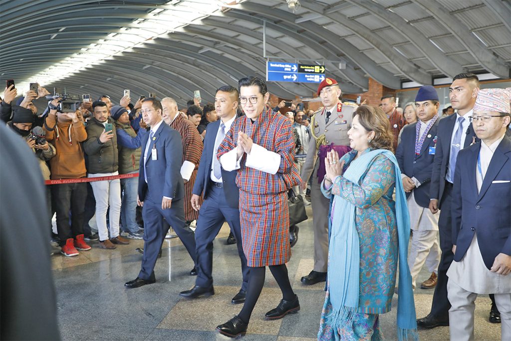 नेपाल आइपुगे भुटानी राजा, स्वयम्भूमा पूजापाठ