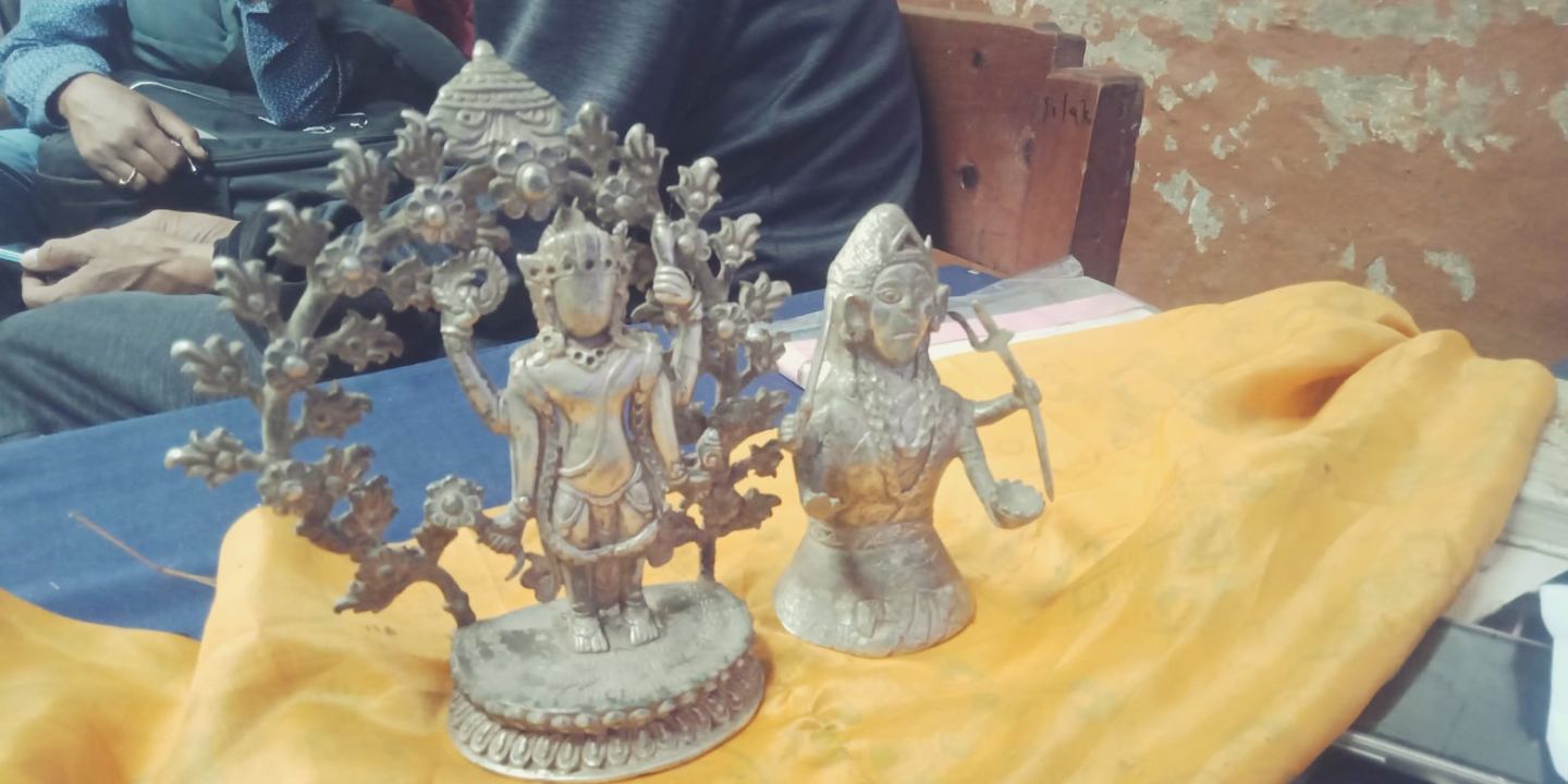 असुरक्षित छन् दुर्गमका देवता, मिलेमताेमा हुन्छ तस्करी