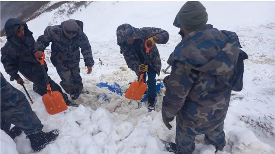 उत्तराखण्ड हिमपहिरो : ३३ मजदूरको उद्धार, २२ अझै बेपत्ता
