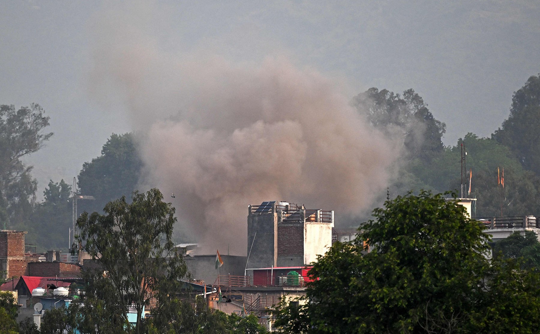 भारतमा रहेका नेपालीलाई आपत्‌कालीन सेवा चाहिए यी नम्बरमा सम्पर्क गर्न सक्नेछन्