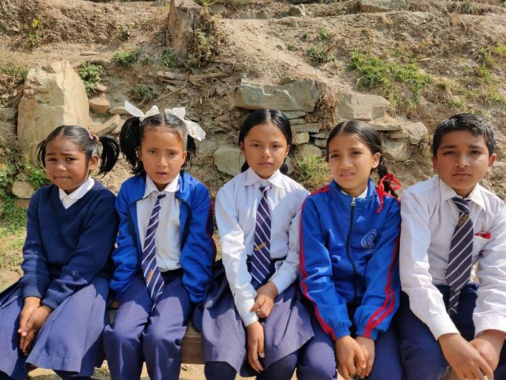 आमा – बुबा बहुविवाहमा मस्त : पाँच बालबालिकाको बिचल्ली