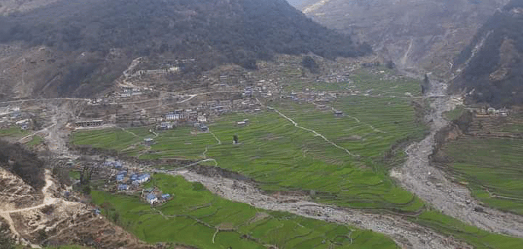 बाजुराको  डोगडी बस्ती जोखिममा