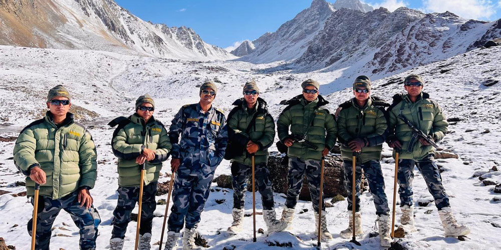 कोरोना महामारीपछि पहिलोपटक सुरक्षा अधिकारीद्वारा चीनसँगको सीमा क्षेत्रको निरीक्षण