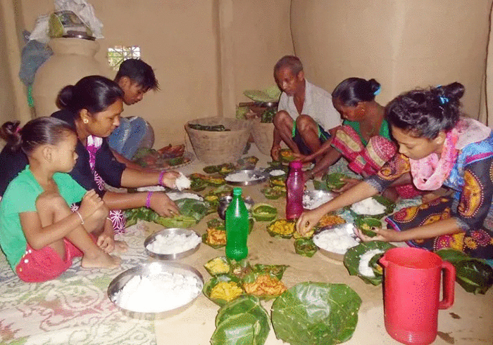 थारु समुदायमा भदौ ३१ गते अट्वारी पर्व मनाइदै