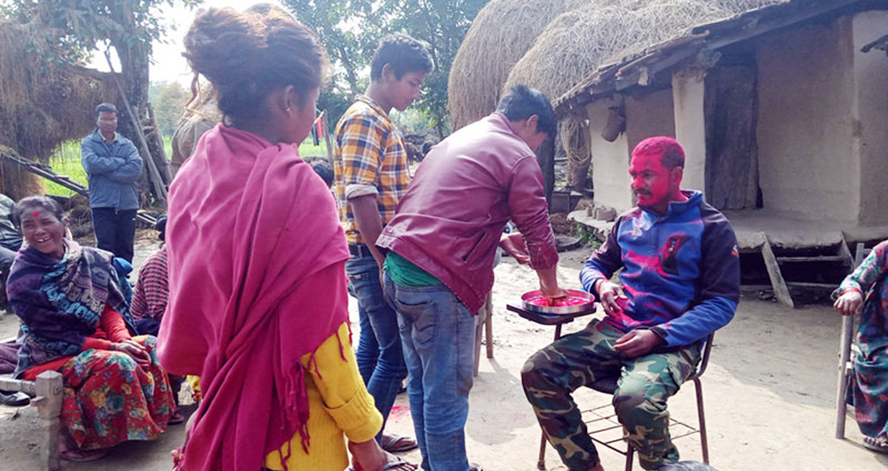 ‘बडघरका भलमन्सा’ चुन्ने चटारोमा थारु समुदाय