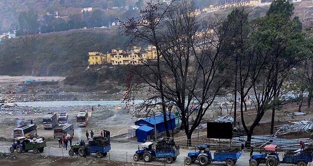 दार्चुला–तिङ्कर सडक निर्माण गर्न सेनाको टोली व्यास पुग्याे