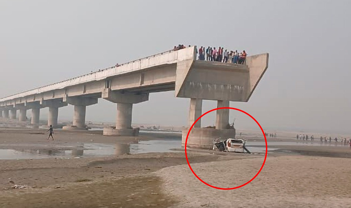 गुगल म्यापको भर पर्दा बन्दै गरेको पुलबाट नदीमा खस्यो कार, तीनजनाको मृत्यु