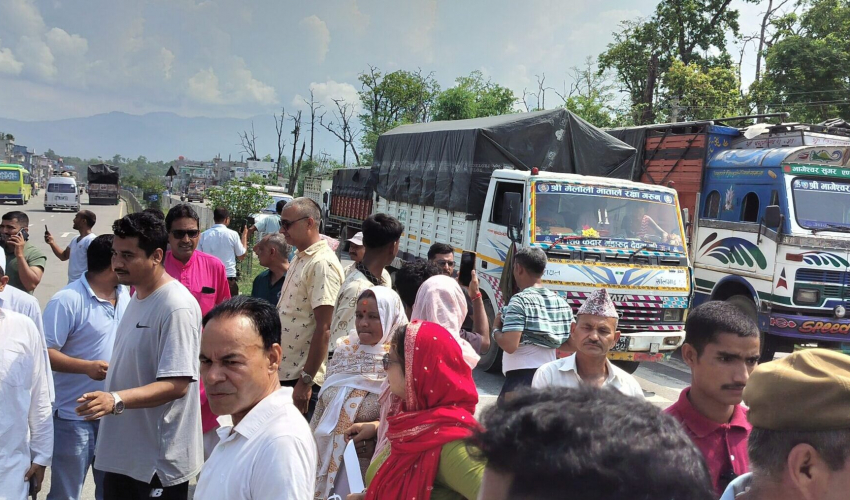 अत्तरियामा आधा घण्टा चक्काजाम, डीडीसी नसार्न माग