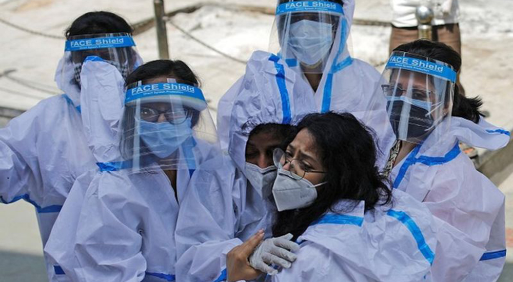 भारतमा बुधबार ४१ सयको मृत्यु, २ लाख ८ हजार संक्रमित थपिए