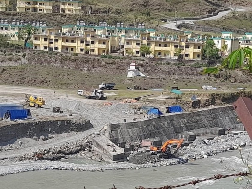 दार्चुलामा भारतको तटबन्ध निर्माण रोक्न प्रजिअलाई ज्ञापनपत्र, अविलम्ब कूटनीतिक पहल गर्न माग