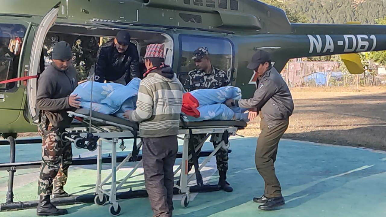 दार्चुलामा भीरबाट लडेर घाइते भएकी  महिलाको हेलिकप्टरमार्फत उद्धार