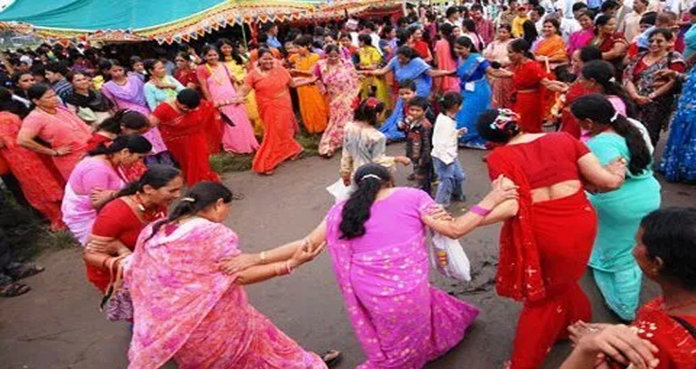 सुदूरपश्चिममा उत्तरायणी पर्व मनाउँदै महिला