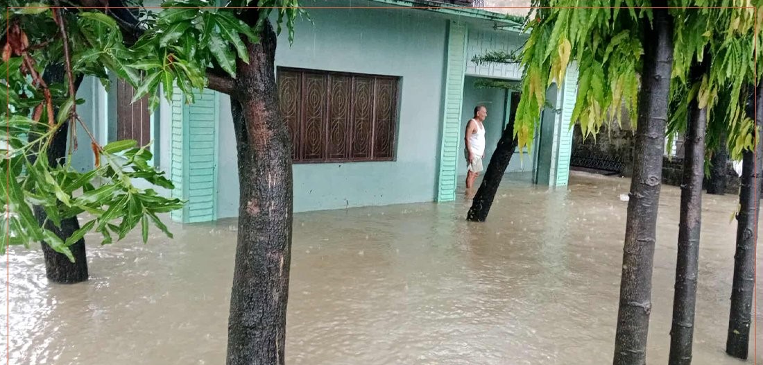 धनगढीमा भारी वर्षा हुदा घरहरू डुबानमा