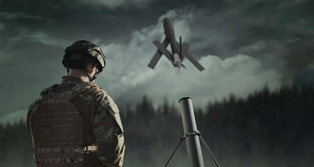 युक्रेनी सेनालाई अमेरिकी सेनाद्वारा ड्रोन प्रशिक्षण दिँदै