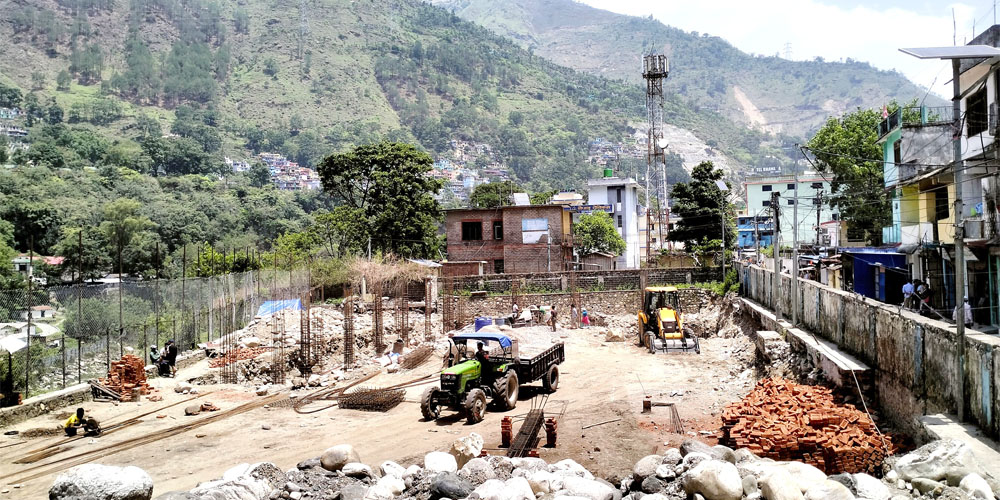 दार्चुलाको खलङ्गामा कभर्डहल निर्माण हुँदै