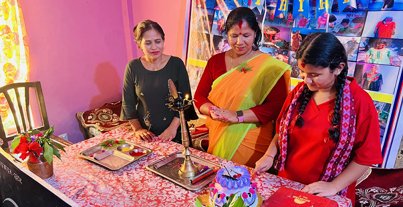 हिमान्सीले मनाइन दृष्टि फाउन्डेसनमा जन्मदिन