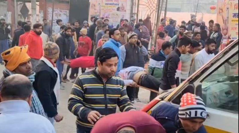 भारतीय धार्मिक समारोहमा प्लेटफर्म भत्किँदा ५ जनाको मृत्यु , ४० जना घाइते