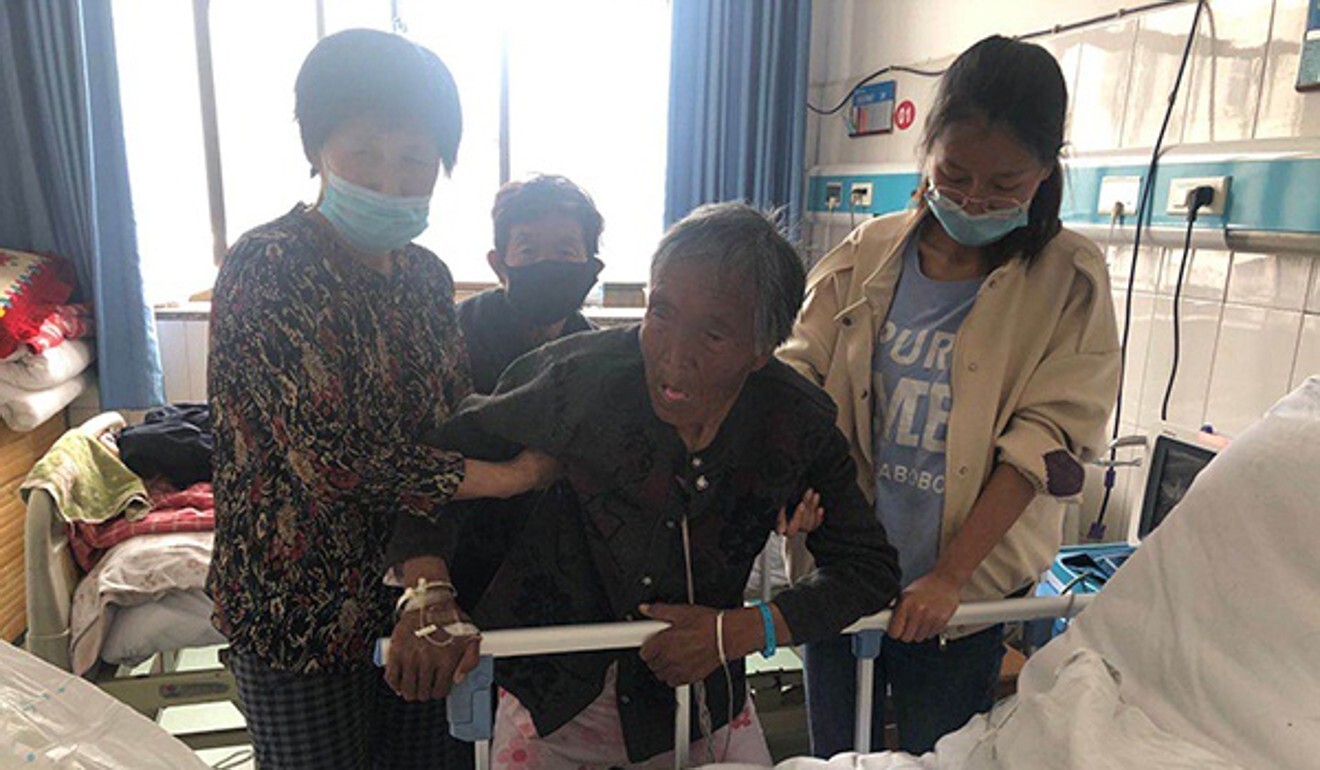 आमालाई जिउँदै पुर्ने छोरा पक्राउ, तीन दिनपछि उद्धार गर्दा आमा जिवितै