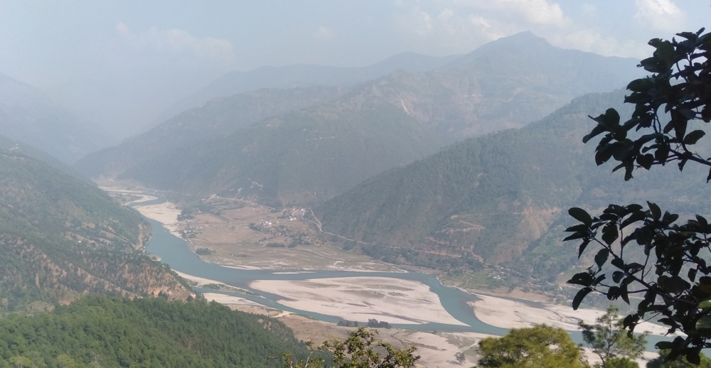 कर्णाली नदीमा बेपत्ता चार जनाको शव भेटियो, एककाे खाेजी हुँदै