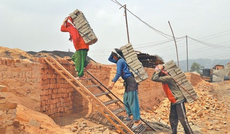 सुदूरपश्चिमका उद्योगमा पन्ध्र सयलाई रोजगारी, २२ प्रतिशत विदेशी