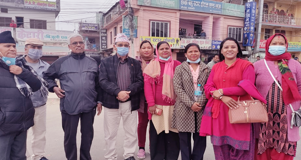 सामाजिक विकासमन्त्री सुवेदी पनि धनगढीको सडकमा