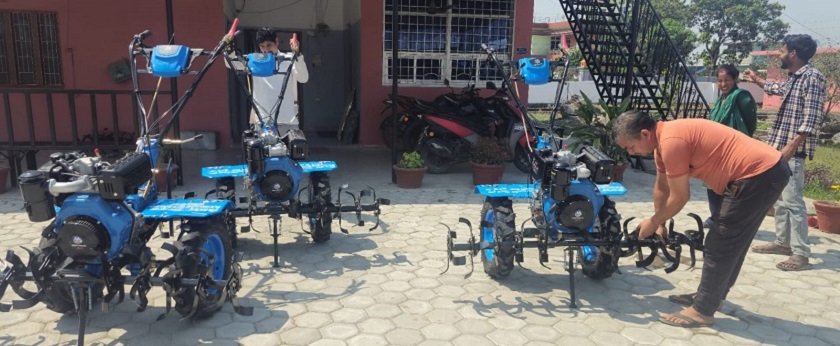 कञ्चनपुरका किसानलाई अनुदानमा ‘मिनी टिलर’