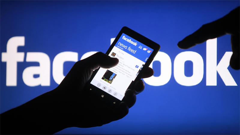 फेसबुक ‘चुरोट जस्तै’ हानिकारक