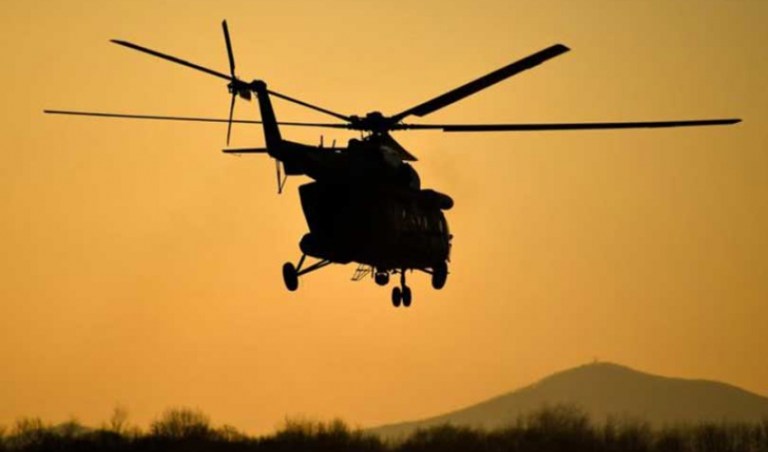 बझाङमा भिरबाट ढुङ्गा खस्दा गम्भीर घाइते महिलाको हेलिकप्टर मार्फत उद्घार