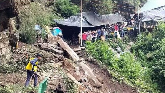 उत्तराखण्डमा पहिरोमा परेर ९ जना मजदूर बेपत्ता