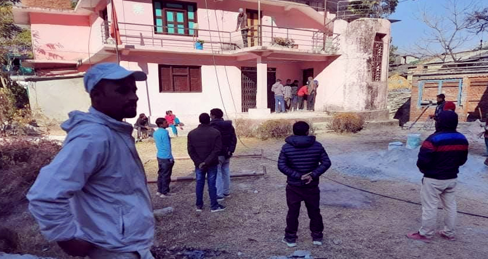 नेपाल कम्युनिष्ट पाटी नेकपा बझाङको पार्टी कार्यालयमा ओली पक्षद्धारा तालावन्दी