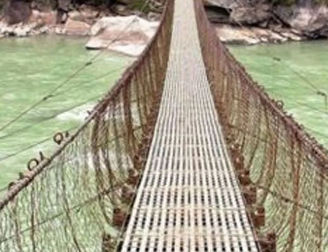 झोलुङ्गे पुल भत्कँदा आवतजावतमा समस्या