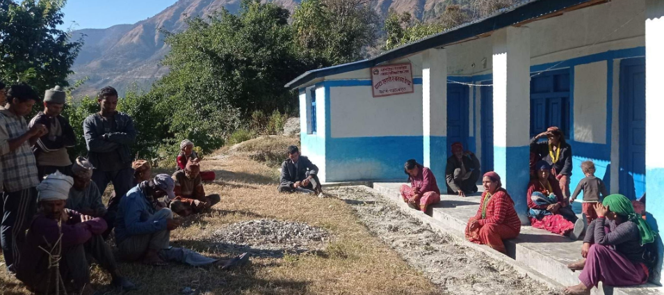 शहरी स्वास्थ्य बन्द, स्वास्थ्यकर्मी कुर्दै बिरामी