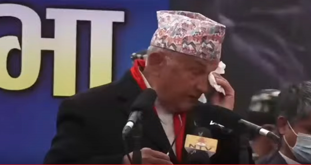 बोल्दाबोल्दै प्रधानमन्त्री ओलीको आँखाभरी आँसु