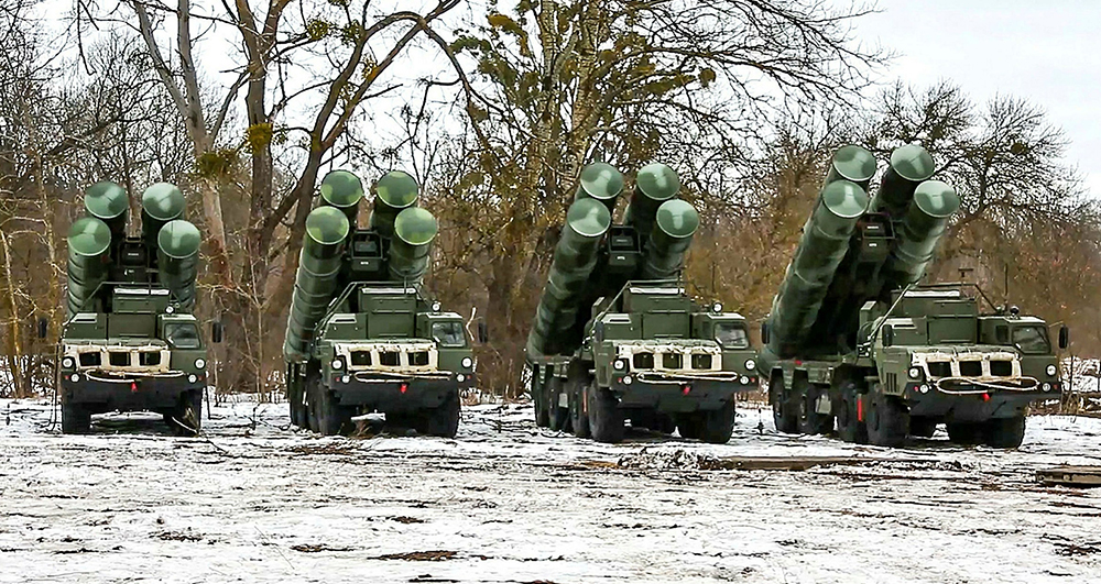 पूर्वी युक्रेनमा गोली चल्न थालेकाले रुस र बेलारुसले सैन्य अभ्यास लम्ब्याउने
