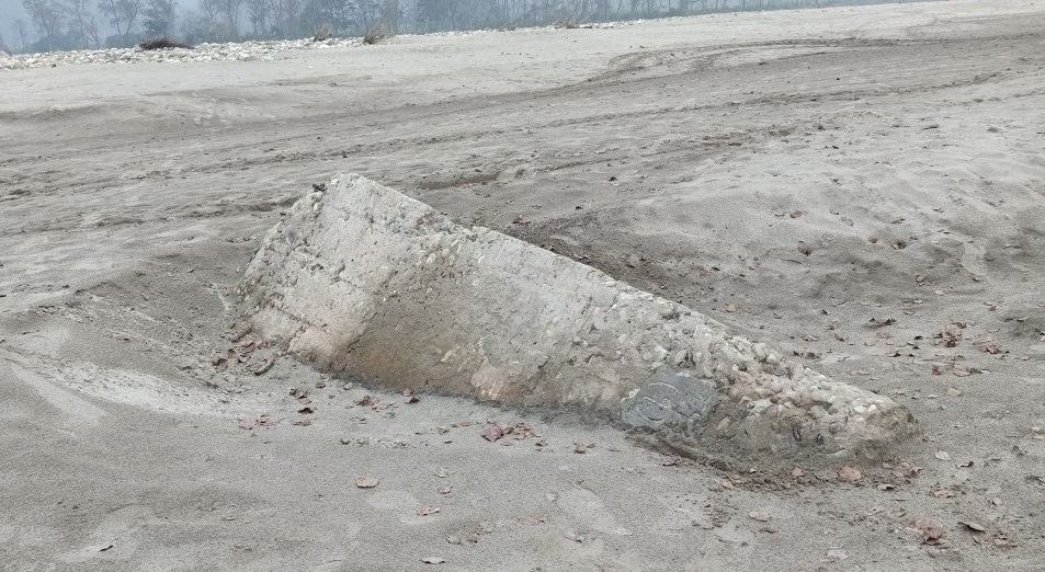 सीमा स्तम्भ अस्तव्यस्त, बिकास निर्माणमा अवरोध