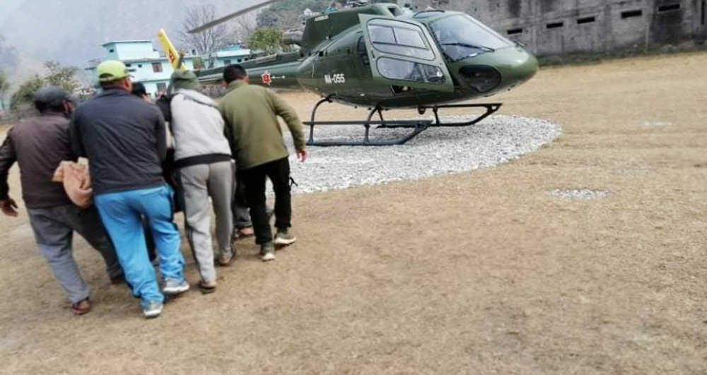 रक्तश्राव नरोकिएपछि दार्चुलाबाट सुत्केरी महिलाको हवाई उद्धार